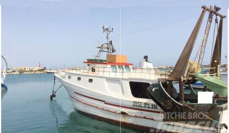  Barco de pesca denominada "Jose" Fishing boat Outros componentes
