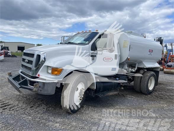 Ford F750 XL Auto-tanques