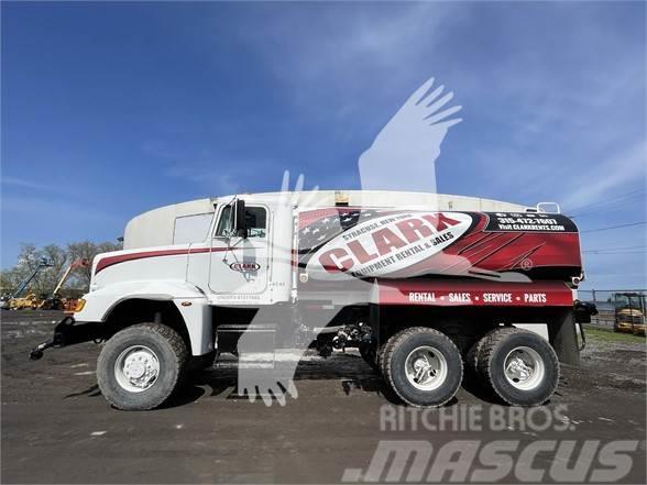 Freightliner FLD120 Auto-tanques