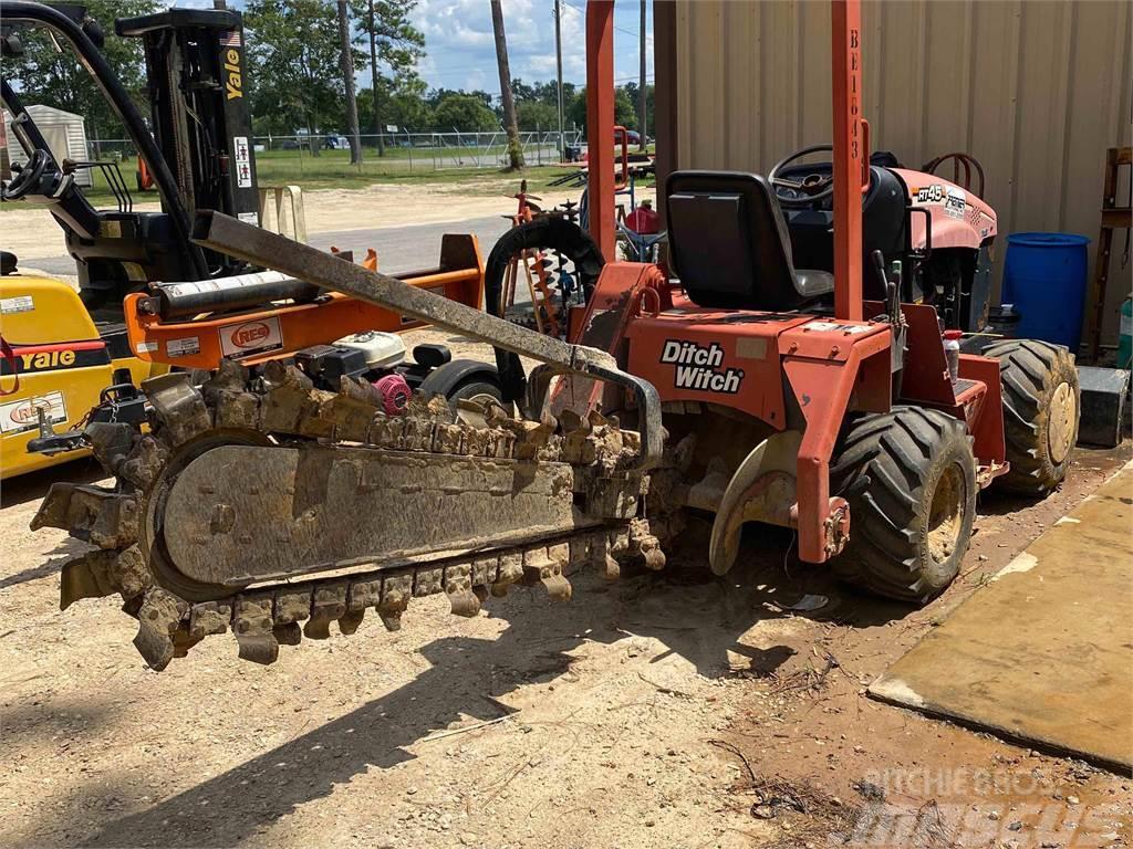 Ditch Witch RT45 Abre-valas