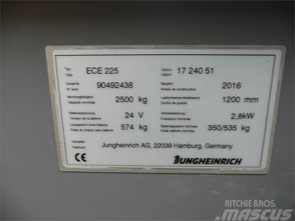 Jungheinrich ECE 225 2400x510mm Preparadoras de encomendas de baixa elevação
