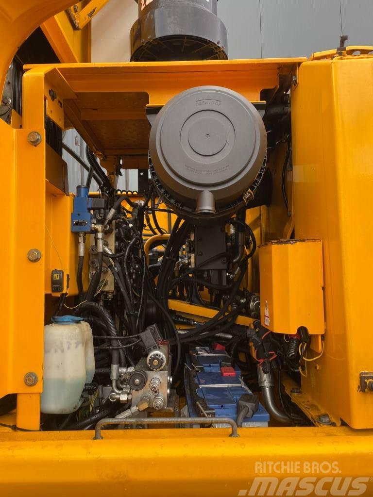 JCB JS200W  --  Generator  --  rotating grapple Manipuladores de resíduos / indústria