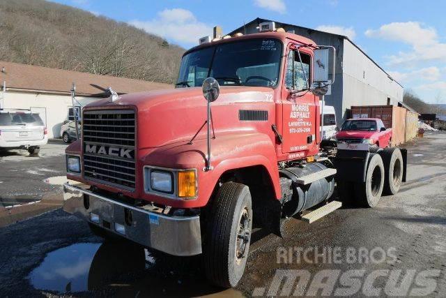 Mack CH613 Camiões de chassis e cabine