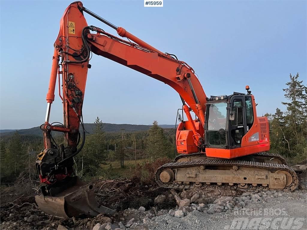 Doosan DX235LCR crawler excavator w/ GPS, bucket and tilt Escavadoras de rastos