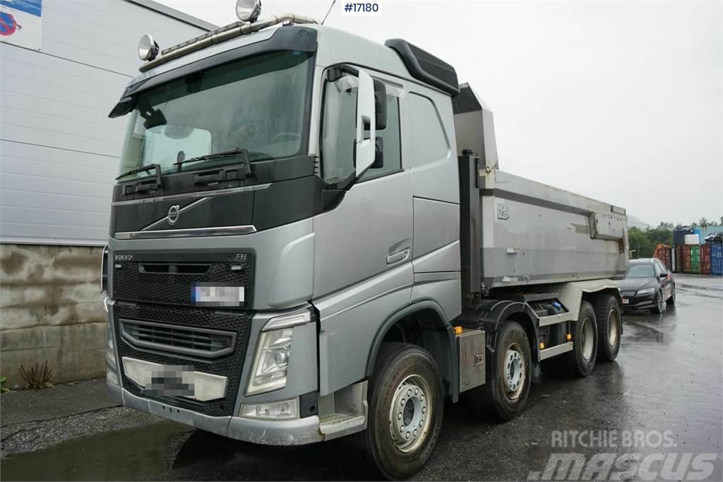 Volvo FH 540 8x4 with low mileage. Camiões basculantes