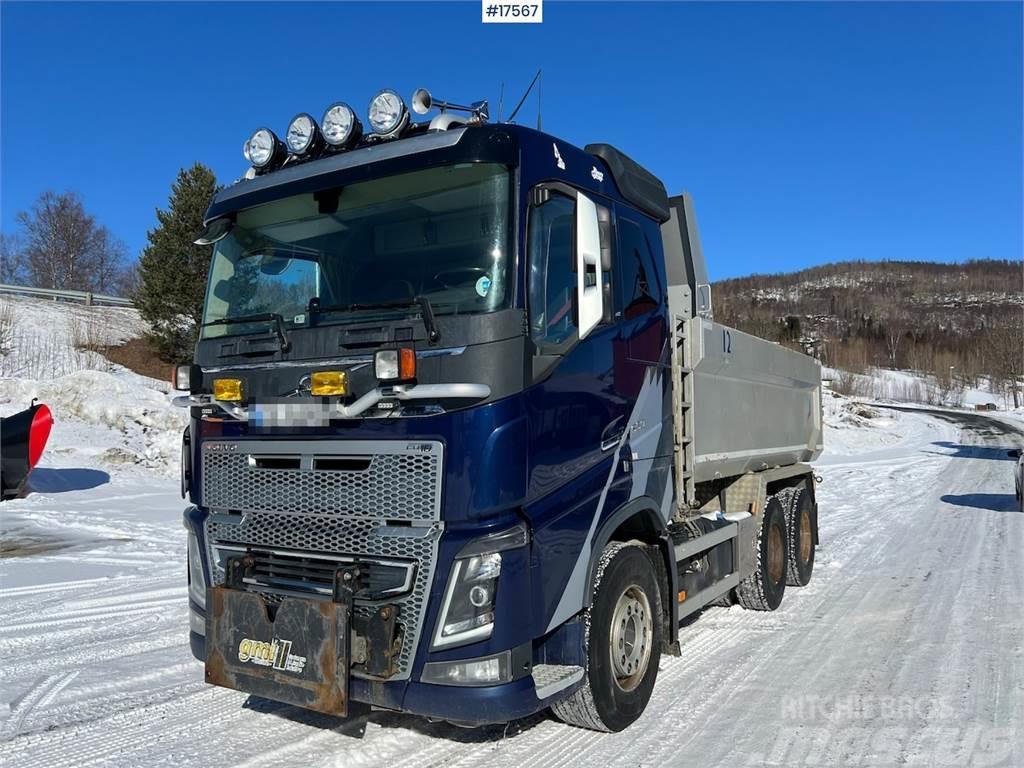 Volvo FH16 650 6x4 tipper w/ only 231k km! Camiões basculantes