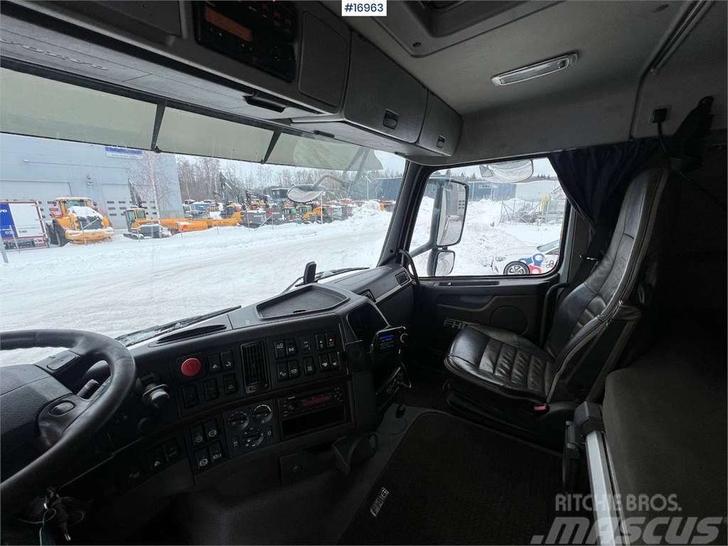 Volvo FH16 tridem hook truck w/ 24T Hiab Multilift hook  Camiões Ampliroll