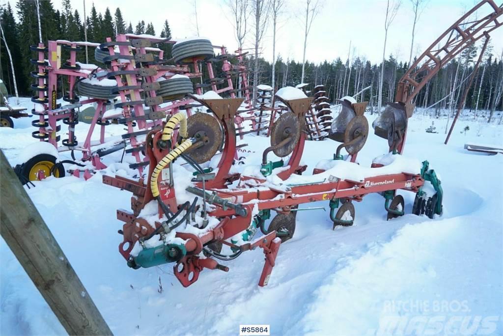 Kverneland Taarup 4032C PLOW WITH CUTTERS Outros