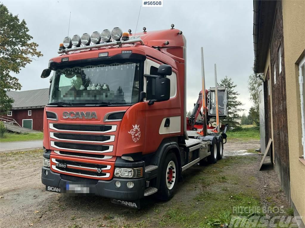 Scania R560 Timber Truck with trailer and crane Camiões de transporte de troncos
