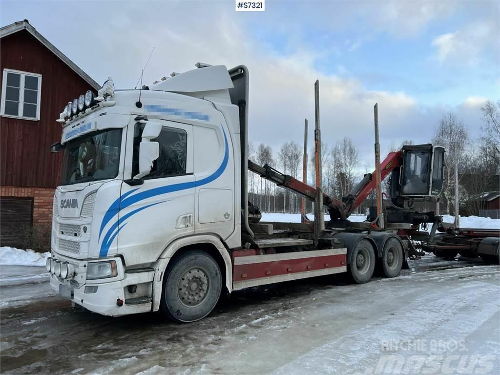 Scania R650 Timber truck with wagon and crane Camiões de transporte de troncos