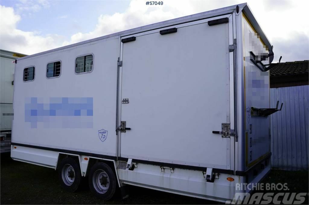  VANS BARBOT Specialbyggd hästtransport Camiões de transporte de animais