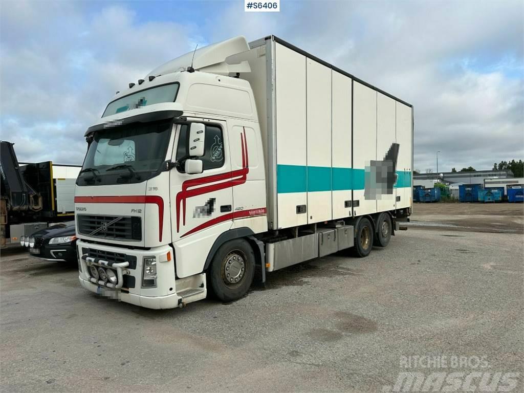 Volvo FH12 6x2 Box truck with opening side and tail lift Camiões de caixa fechada