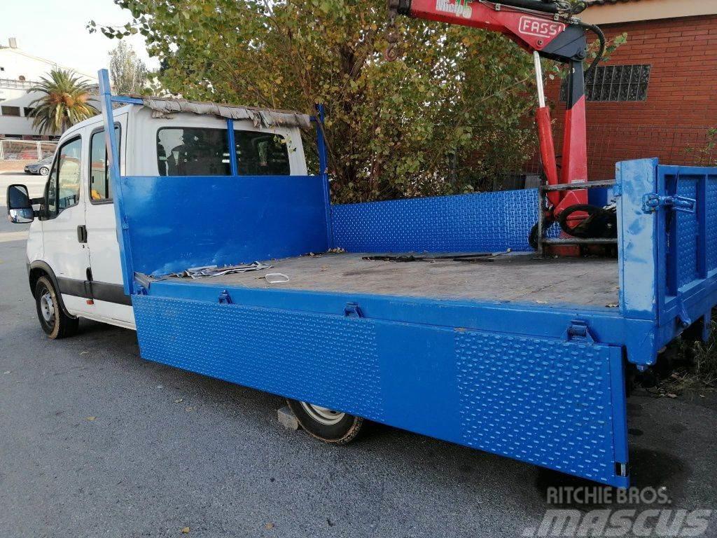 Camion Iveco Daily Doble Cabina con Pluma Outros Camiões