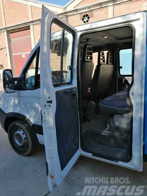 Camion Iveco Daily Doble Cabina con Pluma Outros Camiões