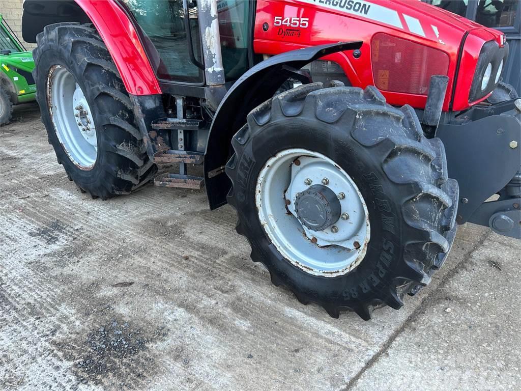 Massey Ferguson 13.6 R24 & 16.9 R34 wheels and tyres to suit 5455 Outras máquinas agrícolas