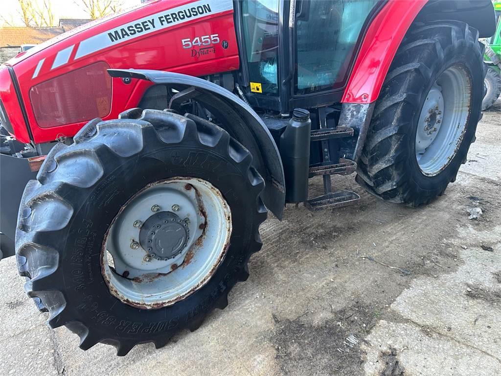Massey Ferguson 13.6 R24 & 16.9 R34 wheels and tyres to suit 5455 Outras máquinas agrícolas