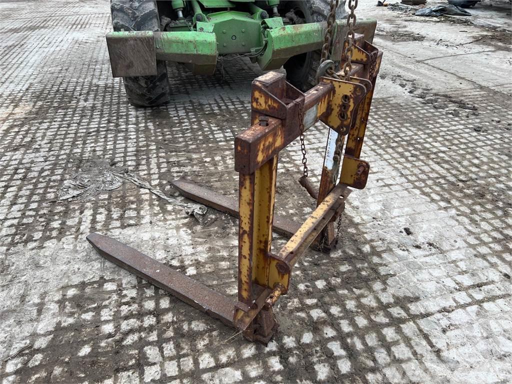 McConnel Linkage mounted pallet forks Outras máquinas agrícolas