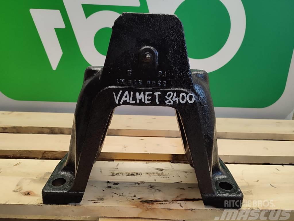 Valmet Front axle support 3388313M1 VALMET 8400 Chassis e suspensões