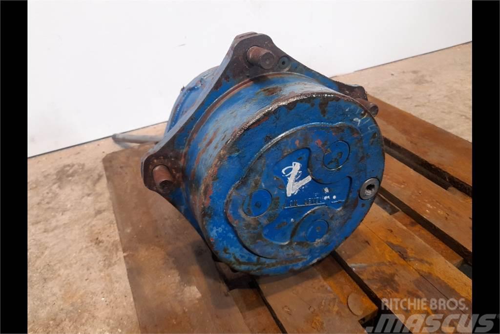 New Holland 8240 Front axle final drive Transmissão