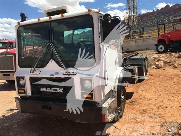 Mack MR6855 Camiões de lixo
