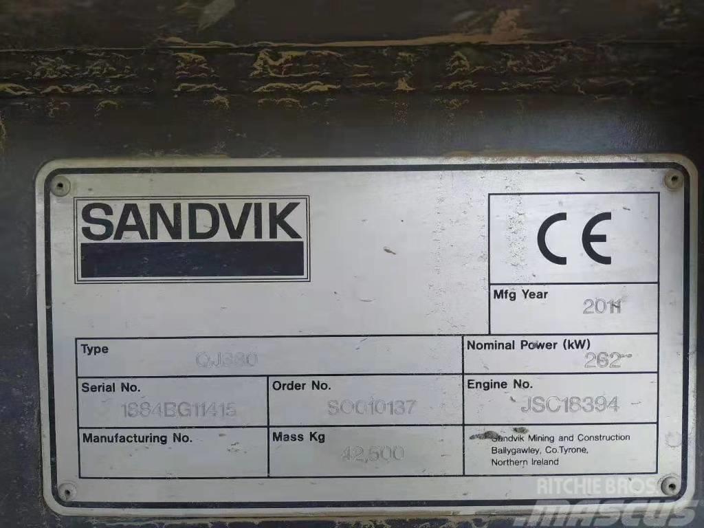 Sandvik QJ330 Britadores móveis