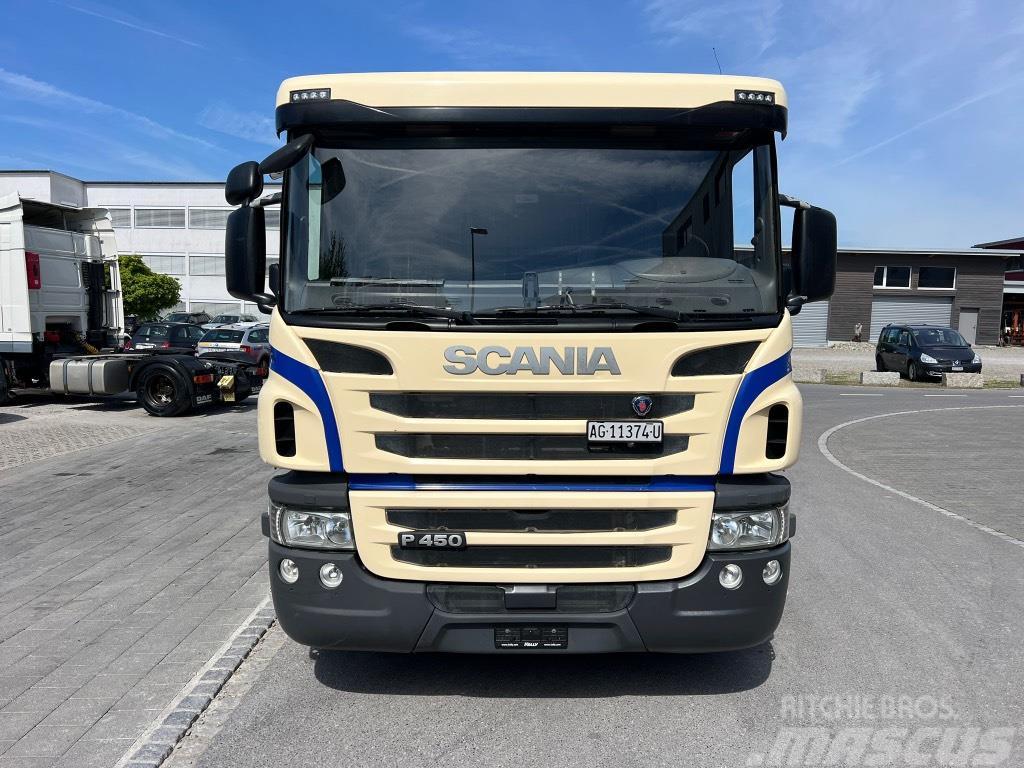 Scania P450 10x4 alustana Camiões de chassis e cabine