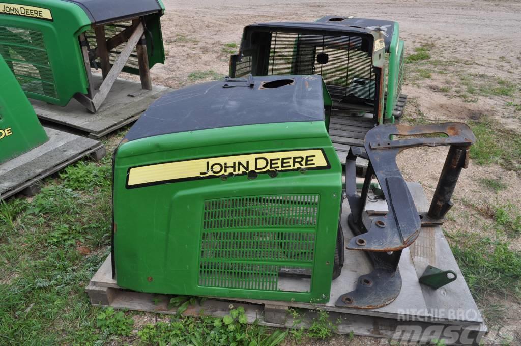 John Deere 810E F645212 Cabines e interior