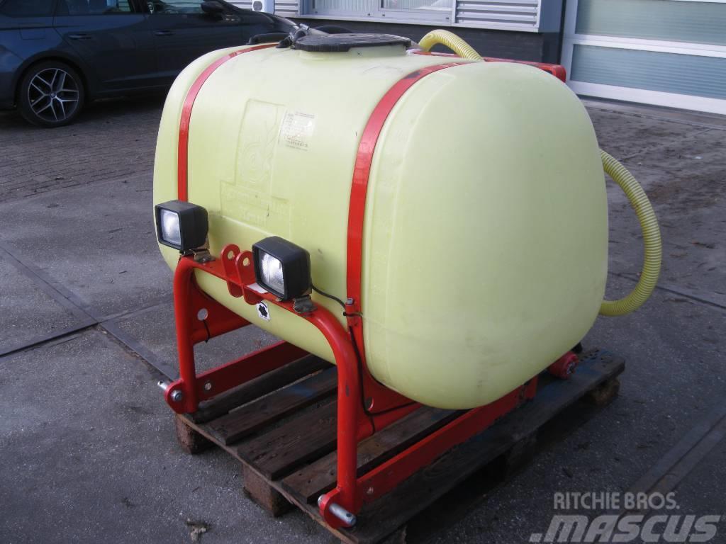 Agromehanika 400 liter tank in frame Pulverizadores de fertilizante