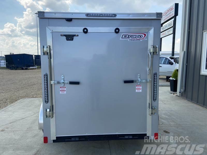  5FT x 8FT V-Nose Enclosed Cargo Trailer Ramp Door  Reboques de caixa fechada