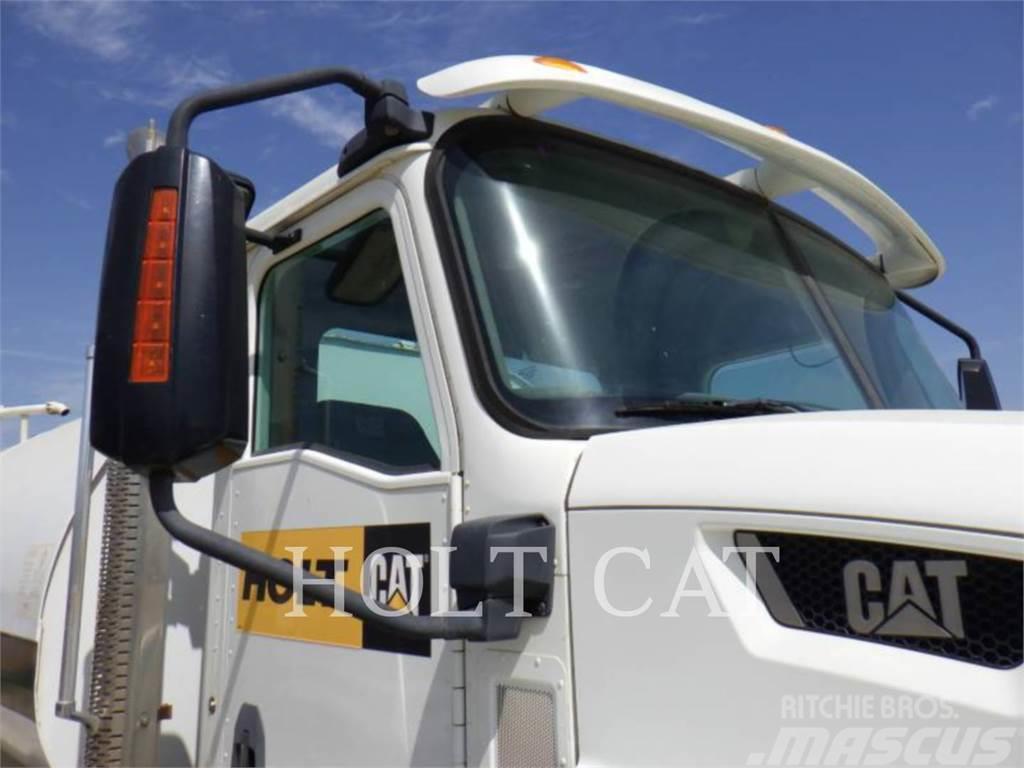 CAT CT660S Camiões-cisterna