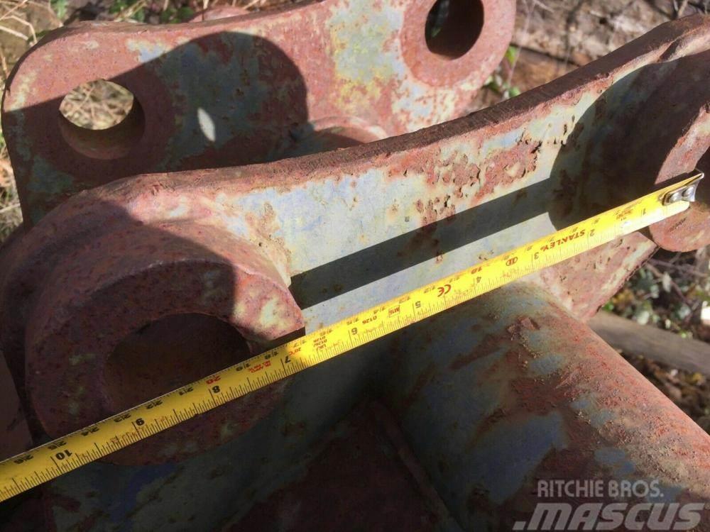  Excavator Bucket 45 mm pins - Gatwick - £290 Outros componentes