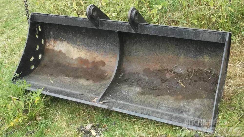 Geith Ditching Bucket x 1.5 metres £300 plus vat £360 Outros componentes