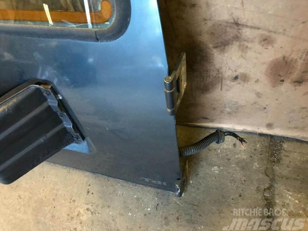 Land Rover Discovery 300 TDi rear door complete £90 Outros