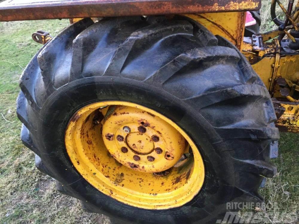 Massey Ferguson 135 Loader tractor £1750 Carregadoras frontais e escavadoras