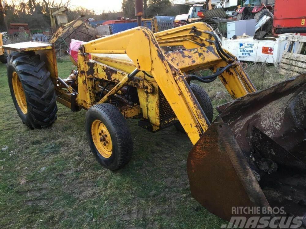 Massey Ferguson 135 Loader tractor £1750 Carregadoras frontais e escavadoras