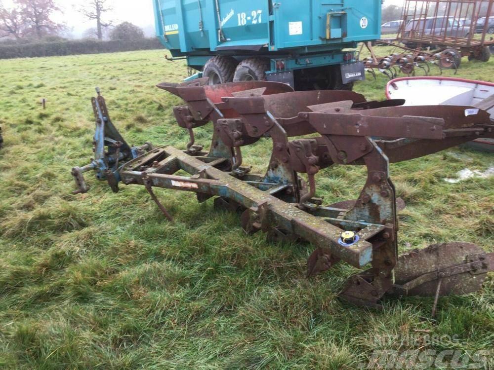 Ransomes 3 Furrow reversible plough £450 plus vat £540 Charruas convencionais