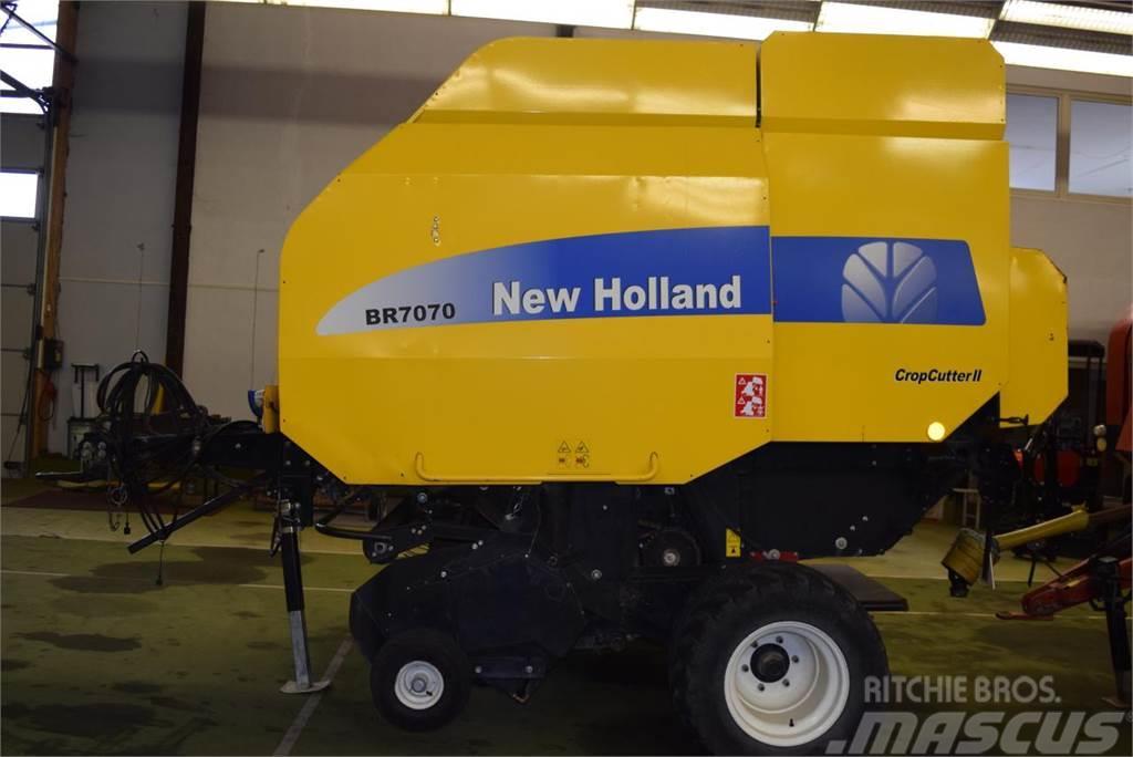 New Holland BR 7070 Crop Cutter II Enfardadeira de rolos