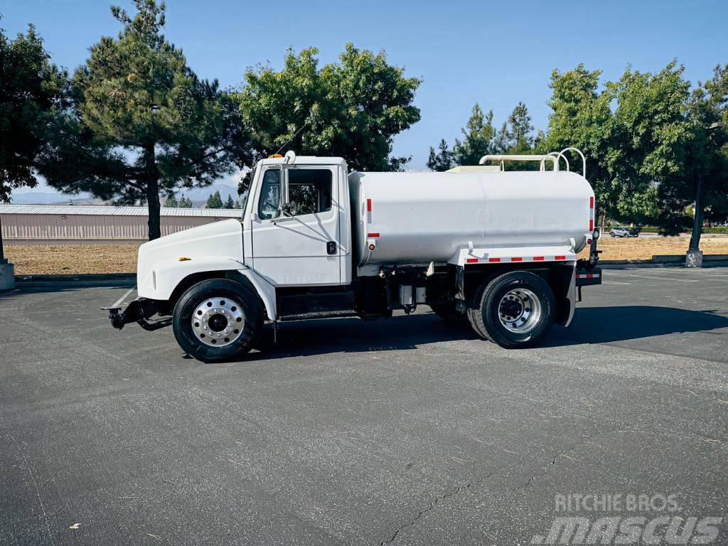 Freightliner FL 60 Auto-tanques