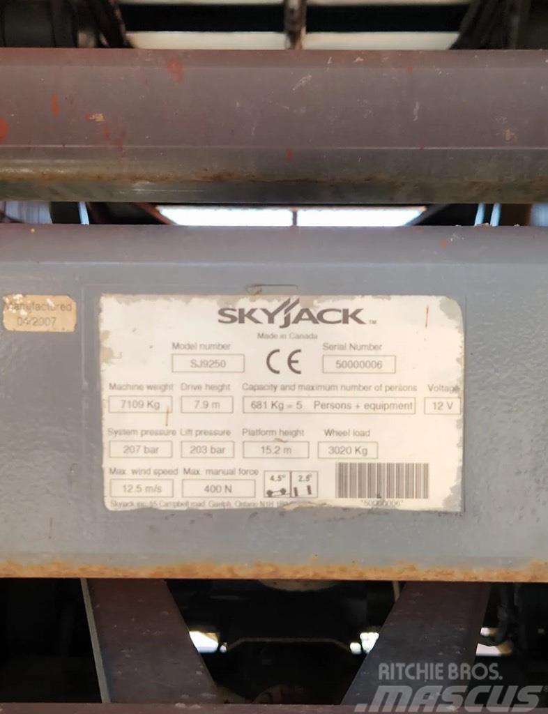 SkyJack SJ 9250 RT Elevadores de tesoura