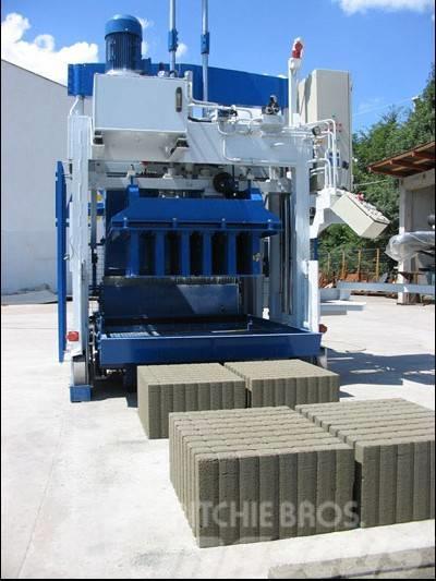  SUMAB E-12 (mobile block making machine) Máquinas de blocos de betão