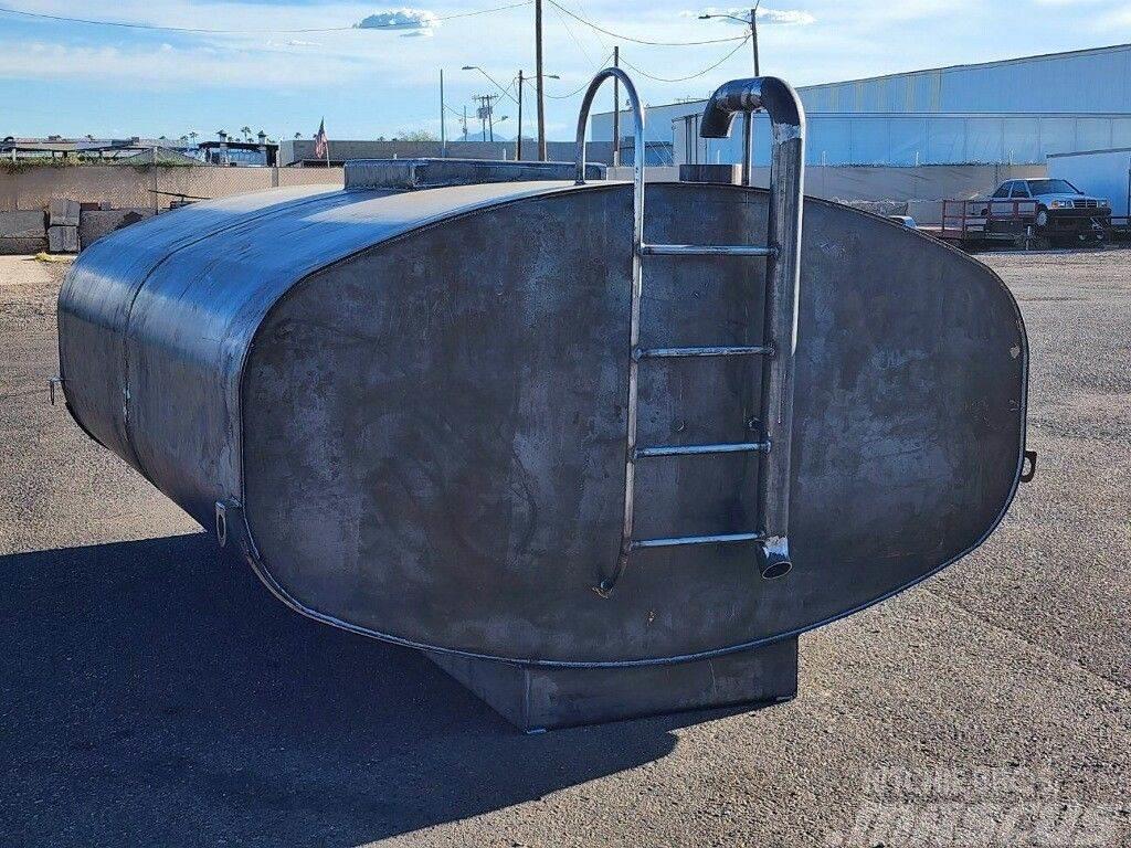  Custom 2000 Gallon Water Tanks Tanques
