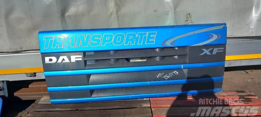 DAF XF105.460 1644191 Front grill panel Cabines e interior