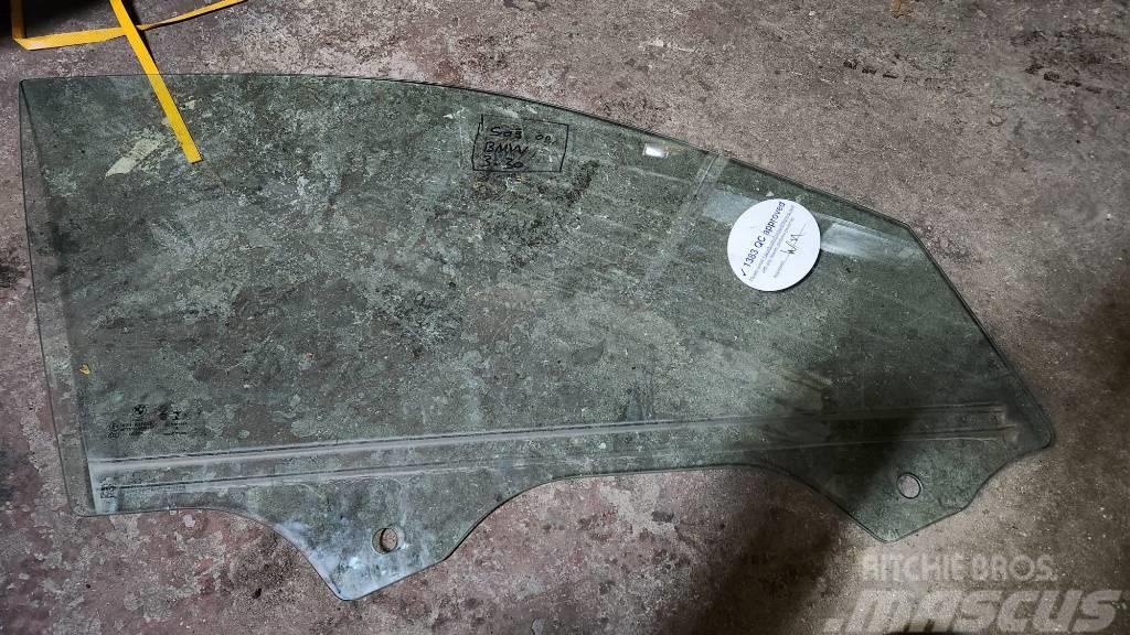 BMW Front Right Window Glass Travőes