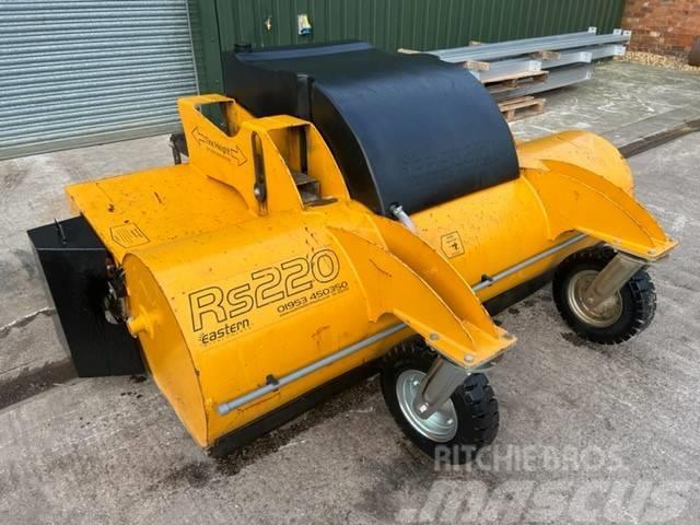  Eastern RS220 Sweeper Collector Varredoras