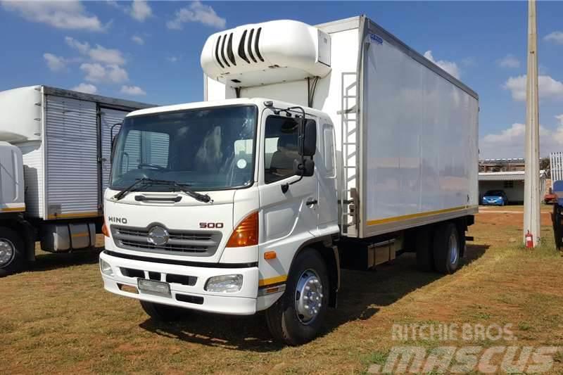 Hino 500, 1626, WITH INSULATED BODY MEAT RAIL BODY Outros Camiões