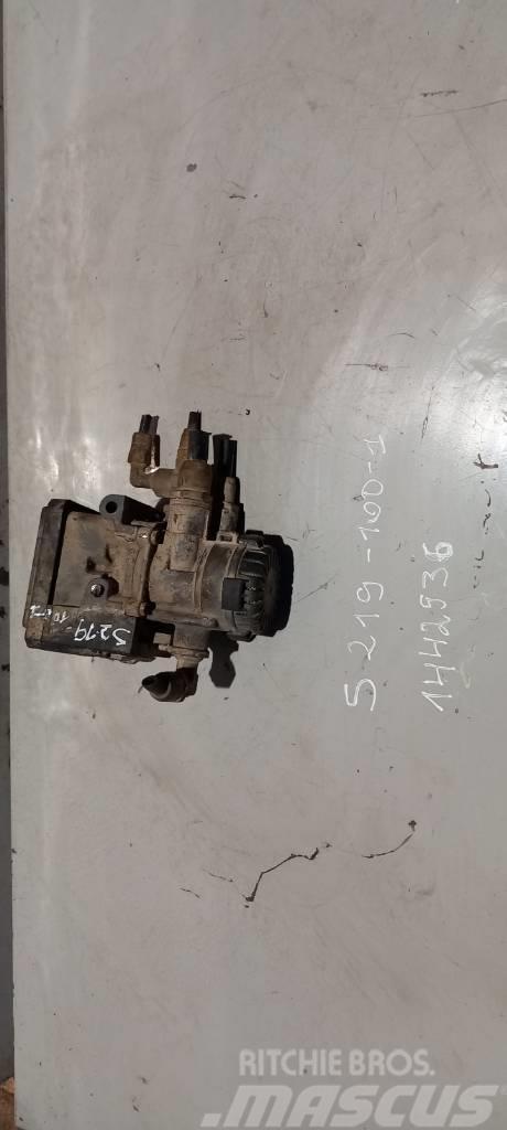 Scania R420 1442936 EBS valve Caixas de velocidades