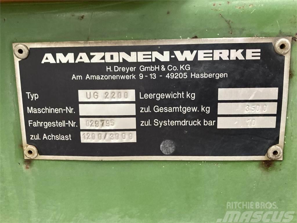 Amazone UG 2200 Pulverizadores rebocados