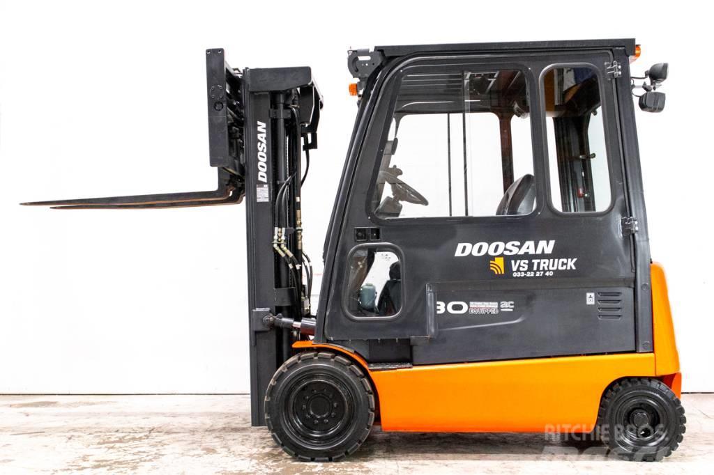 Doosan B30X, 3-tons motviktstruck med låga timmar Empilhadores eléctricos