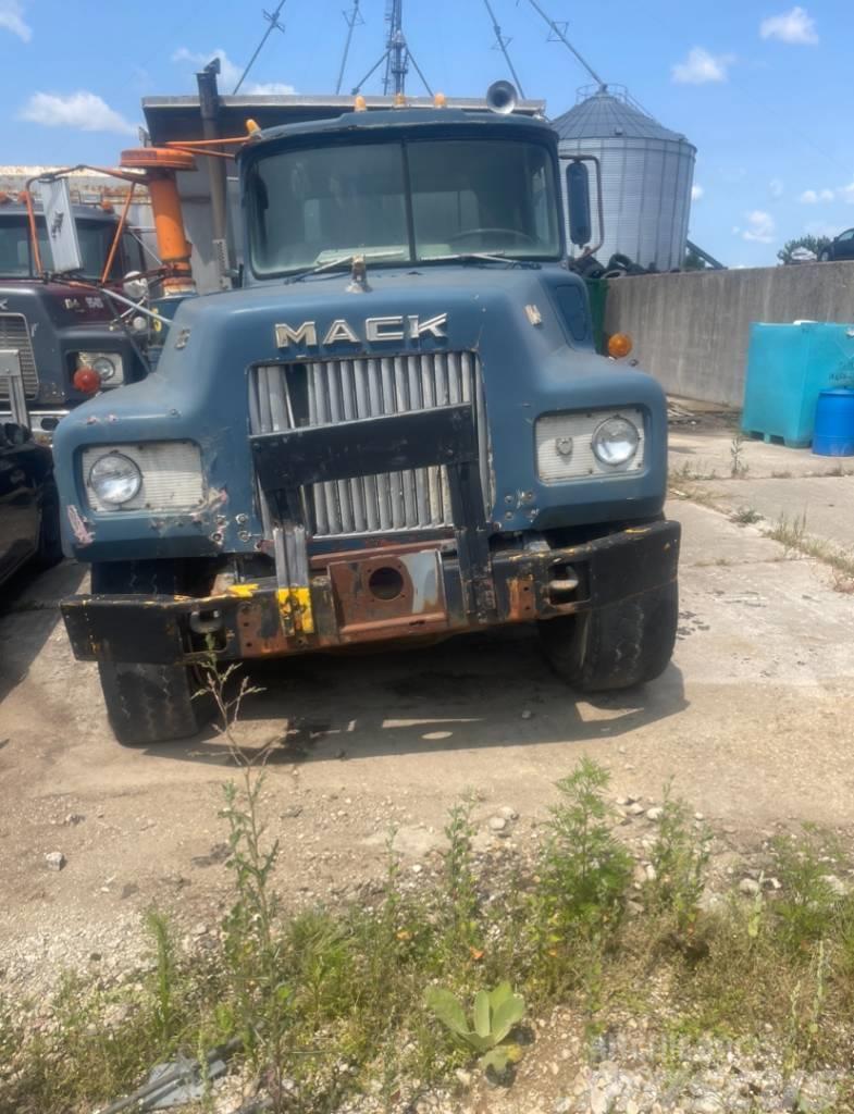 MAC Truck Camiões basculantes