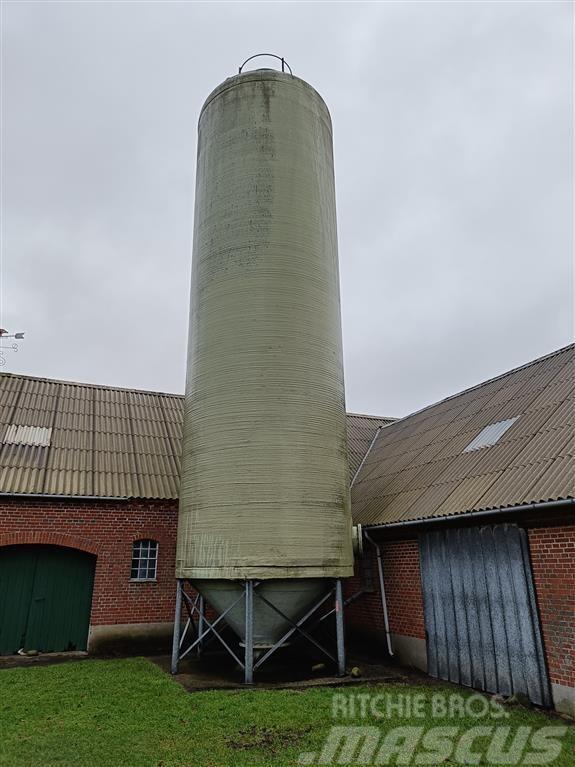 Tunetank 70 tons med snegl Equipamento de descarga de silos